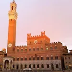 Apartamento Charming Flat Center Close Piazza Del Campo Siena