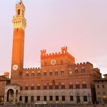 Apartamento Charming Flat Center Close Piazza Del Campo Siena